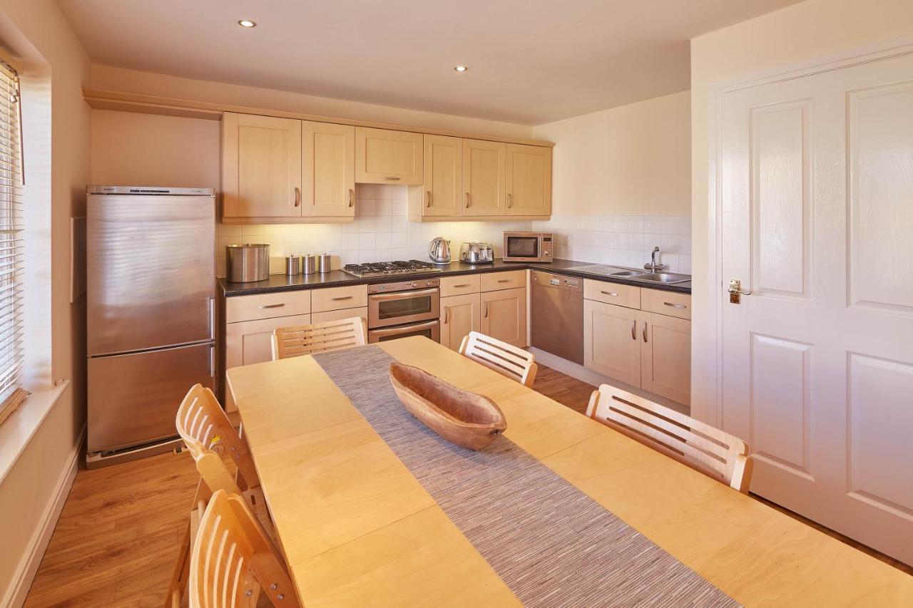 Host & Stay - The Scuttlebutt Townhouse Уитби Экстерьер фото
