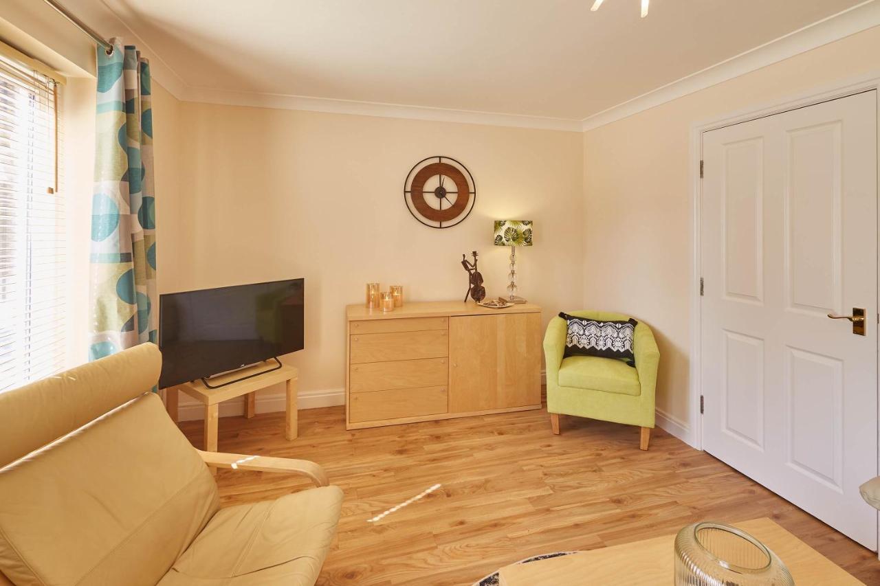 Host & Stay - The Scuttlebutt Townhouse Уитби Экстерьер фото