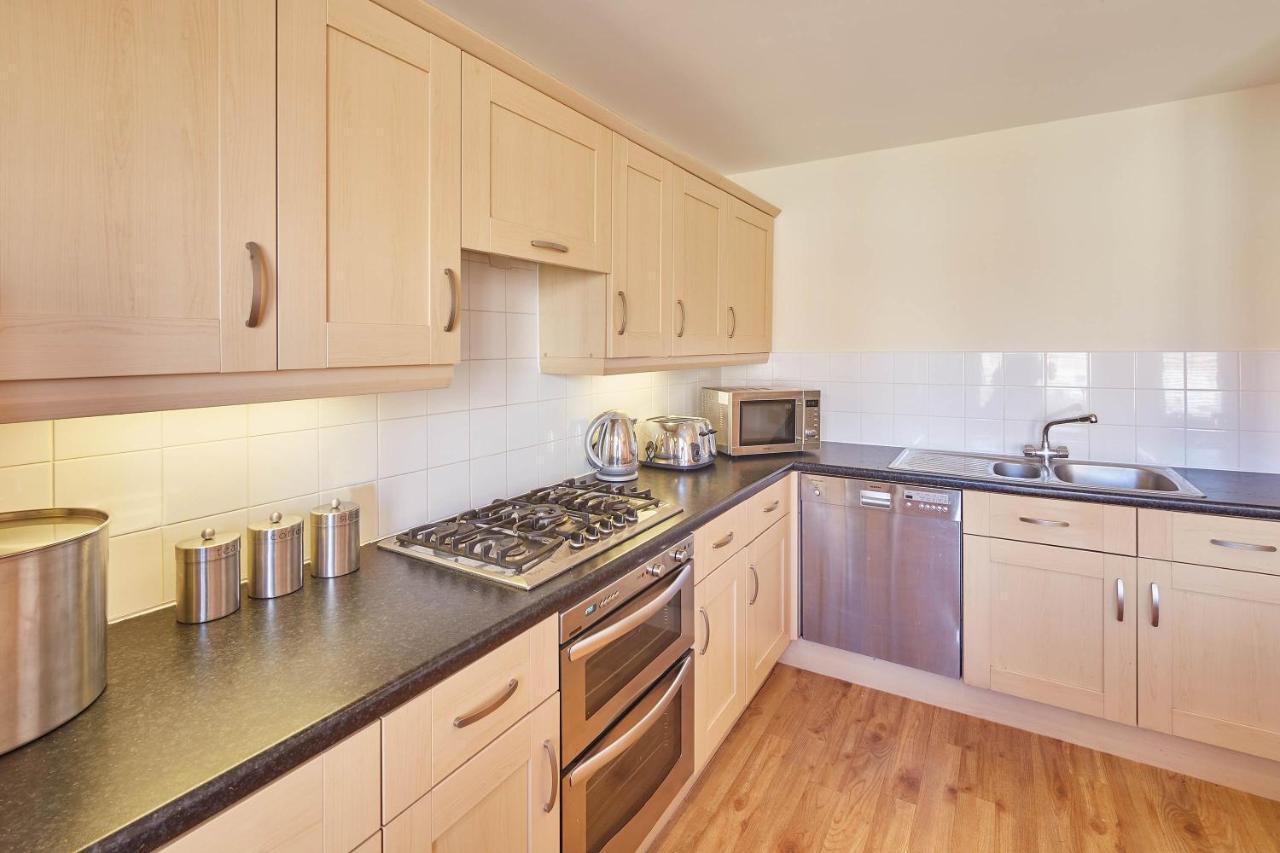 Host & Stay - The Scuttlebutt Townhouse Уитби Экстерьер фото